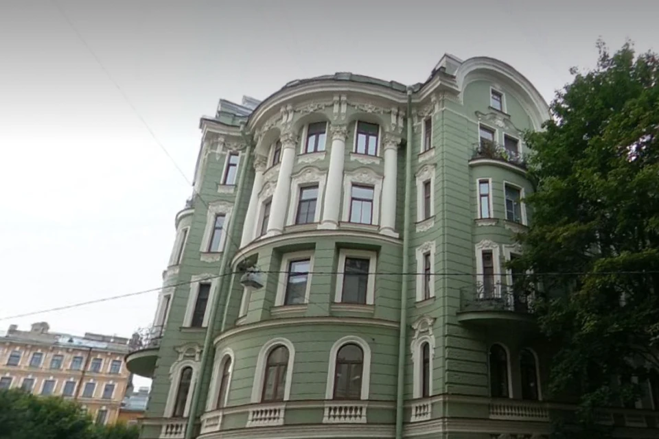 Прокуратура подала иск на владельца дома Колобовых за незаконную установку дренажной системы в подвале здания.