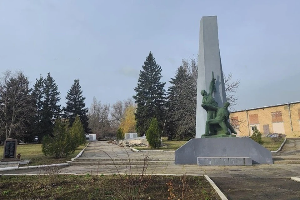 В Старобешево при поддержке Бурятии реконструируют Мемориальный комплекс. Фото: ТГ/Михайлов