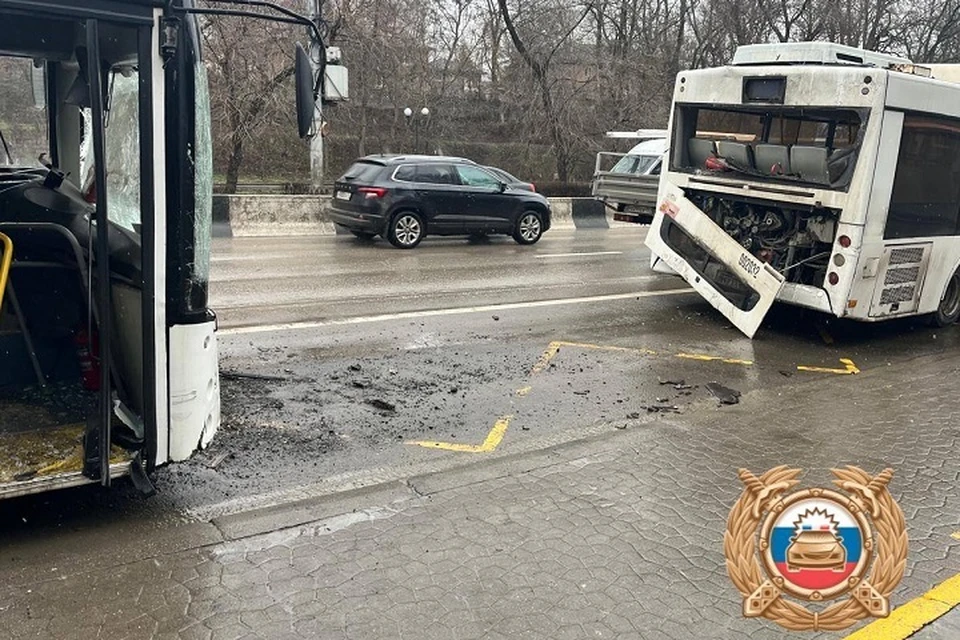 Сейчас в обстоятельствах аварии разбираются сотрудники полиции. Фото: управление Госавтоинспекции России по Ростовской области