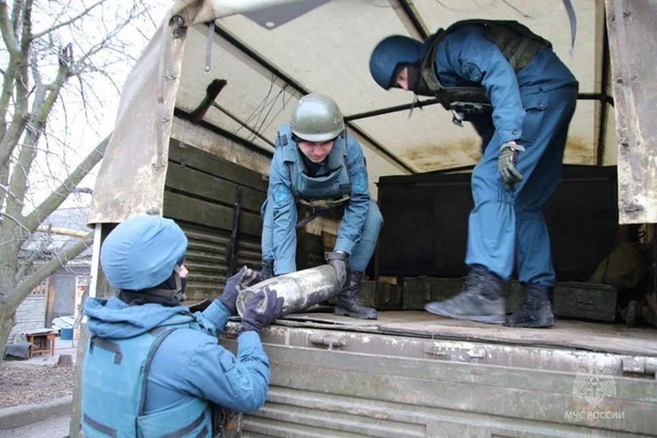 В ДНР за сутки саперы МЧС уничтожили более 160 взрывоопасных предметов. Фото (архив): МЧС России по ДНР