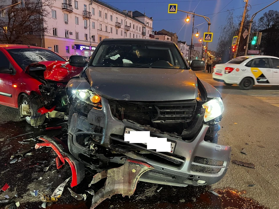 Авария произошла на перекрестке К. Маркса и Пролетарской