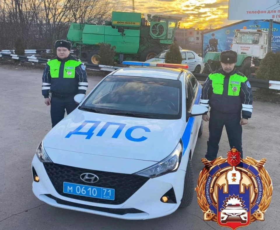 В Новомосковске полицейские помогли роженице добраться до больницы после ДТП.