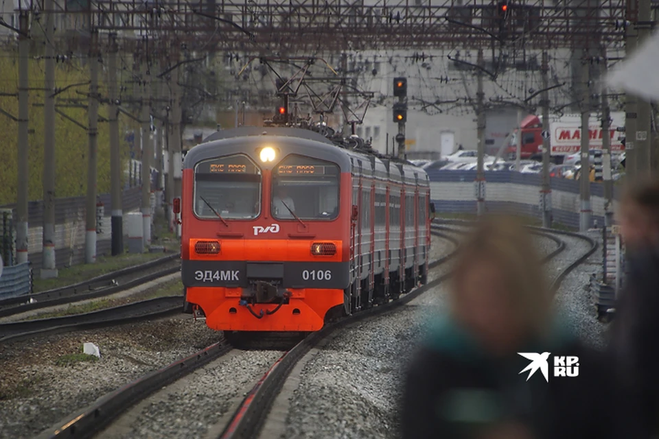 Пенсионеры платят за билеты на электричках в два раза меньше