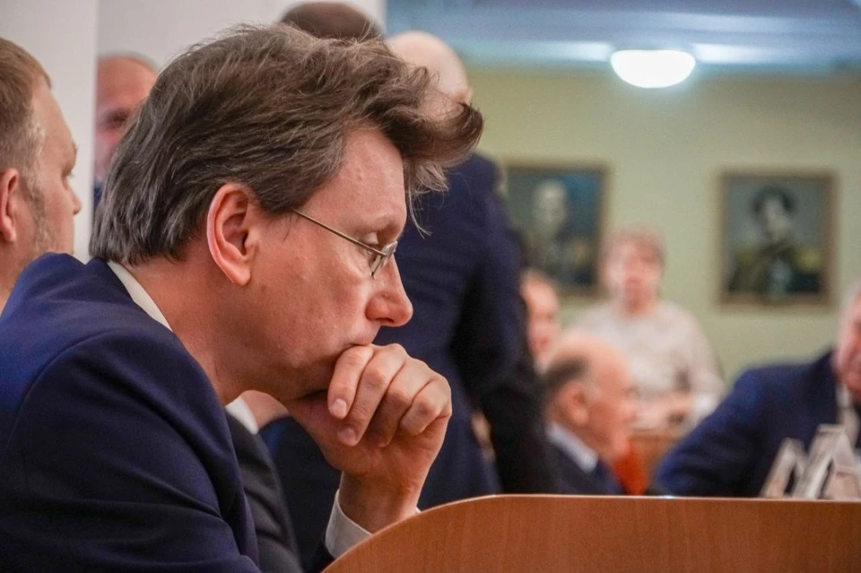 Накануне, 1 апреля, глава минобра работал с врио губернатора области Евгением Солнцевым в Орске