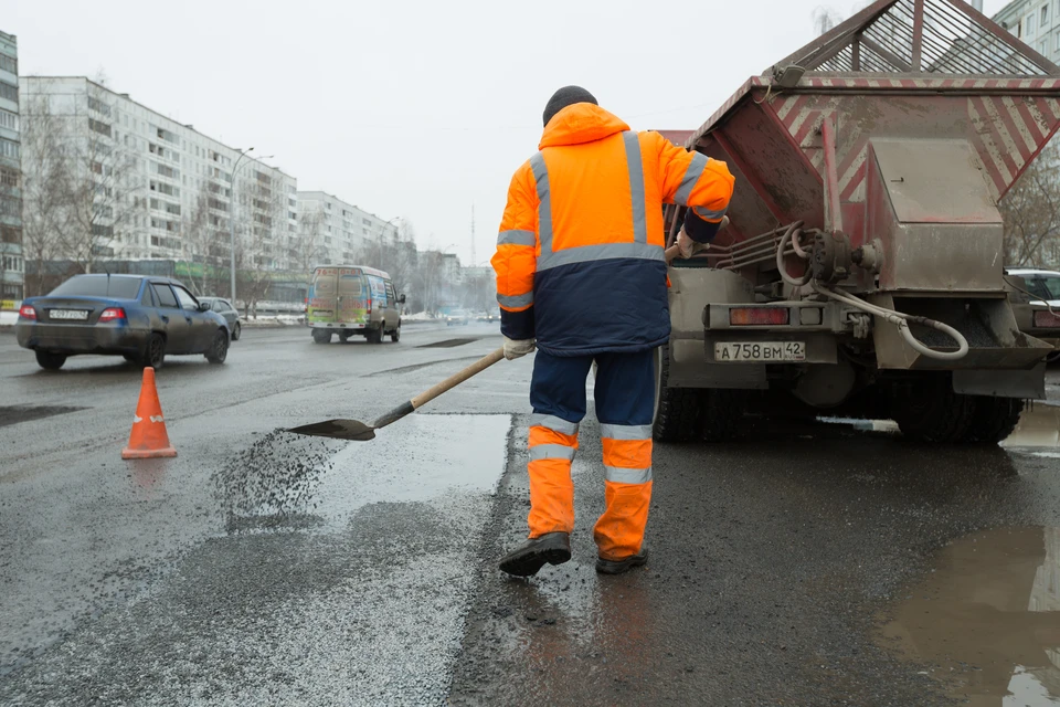 На ремонт дорог в Кузбассе в 2025 году выделят два миллиарда рублей.