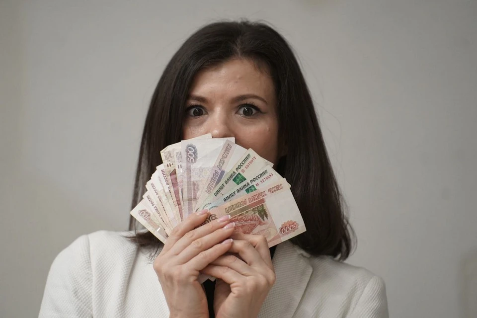 Первая молодая мама-студентка оформила выплату в 200 тысяч рублей