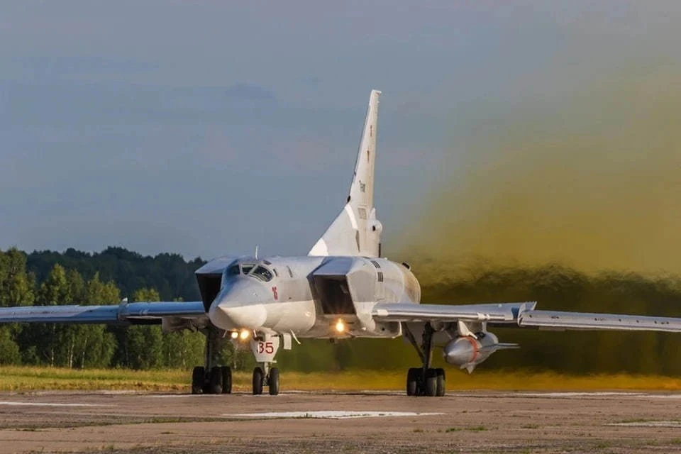 Летчики отвели падающий Ту-22М3 от жилых домов в Приангарье во время крушения