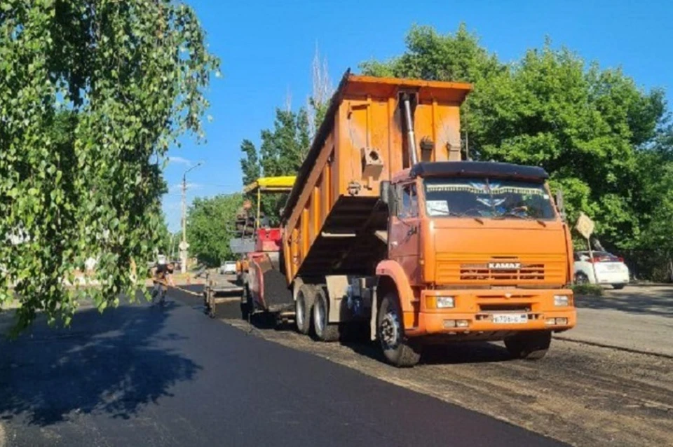 Помимо ремонта самих дорог также предусмотрена установка дорожных знаков, около 20 «лежачих полицейских» и нанесение разметки. Фото (архив): Минстрой ДНР