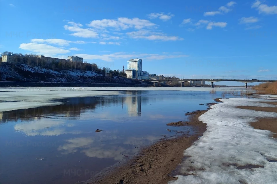 На многих реках региона уже начался ледоход. Фото: ГУ МЧС России по Кировской области