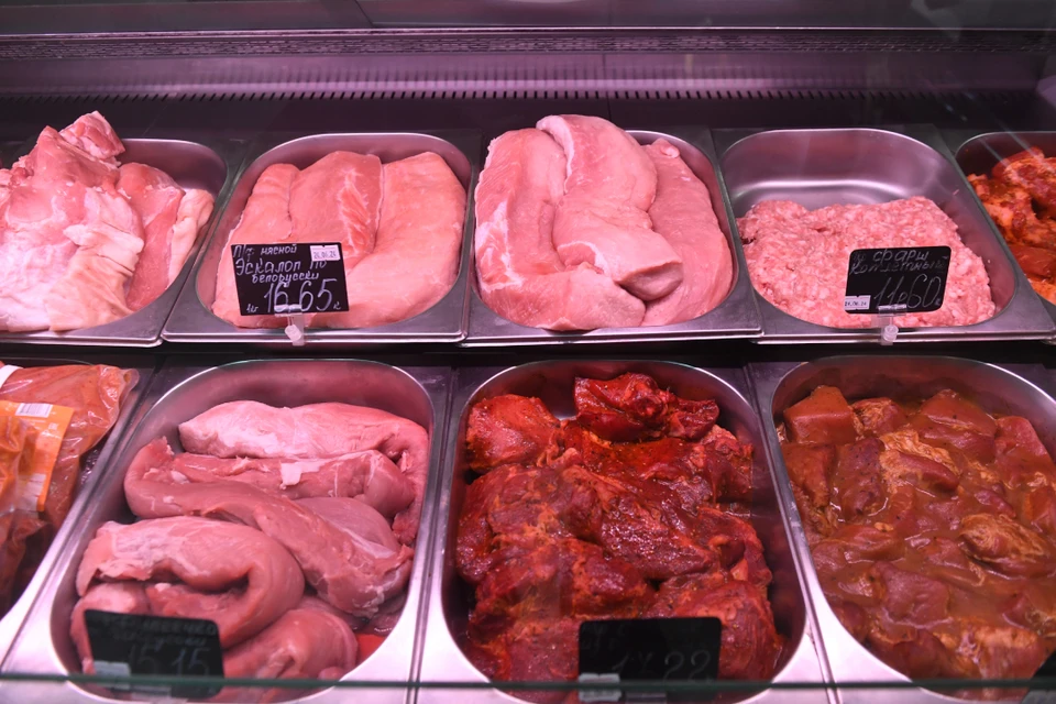 В Иркутской области уничтожили 483 килограммов опасных мясных продуктов.