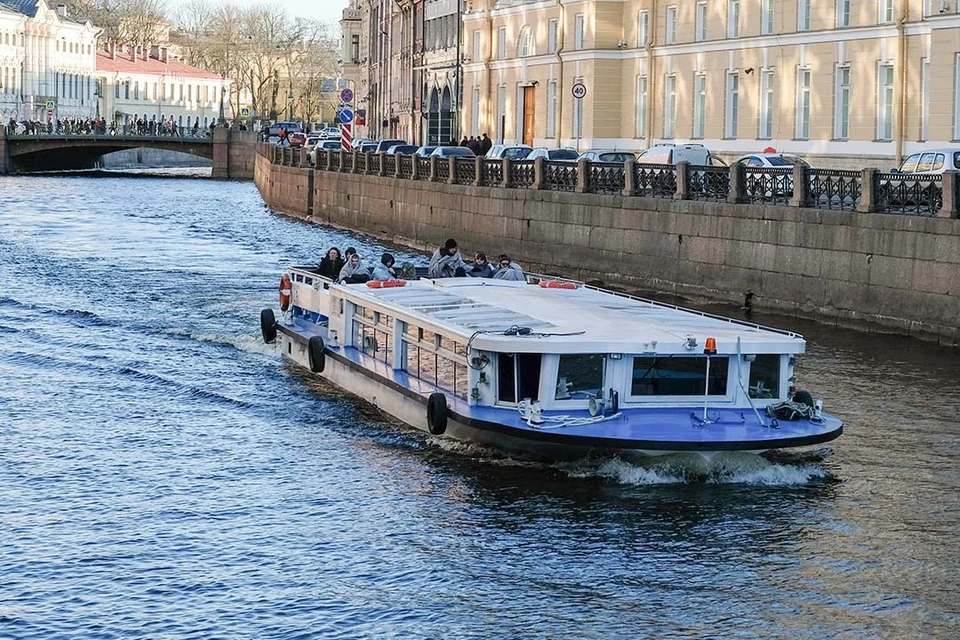 Водные маршруты Северной столицы пользуются высоким спросом.
