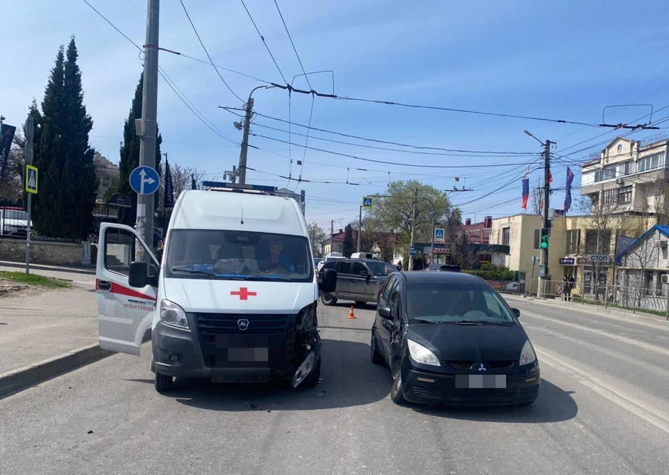Виновник аварии травмирован. Фото: УМВД Севастополя