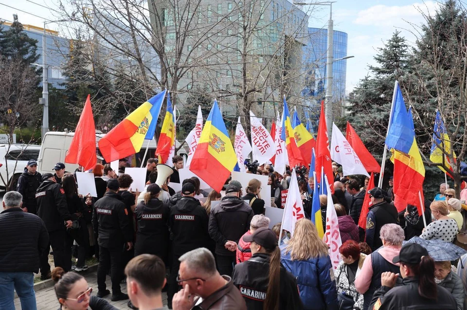 Власти намерены ограничить право граждан на протест. Фото: КП