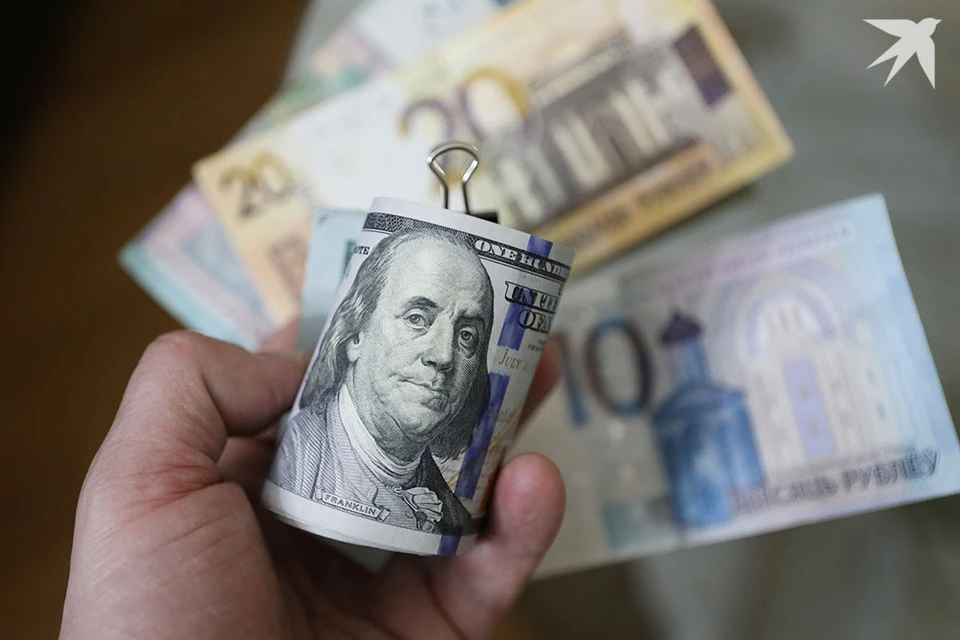 Нацбанк поднял курсы доллара и евро 10 апреля.