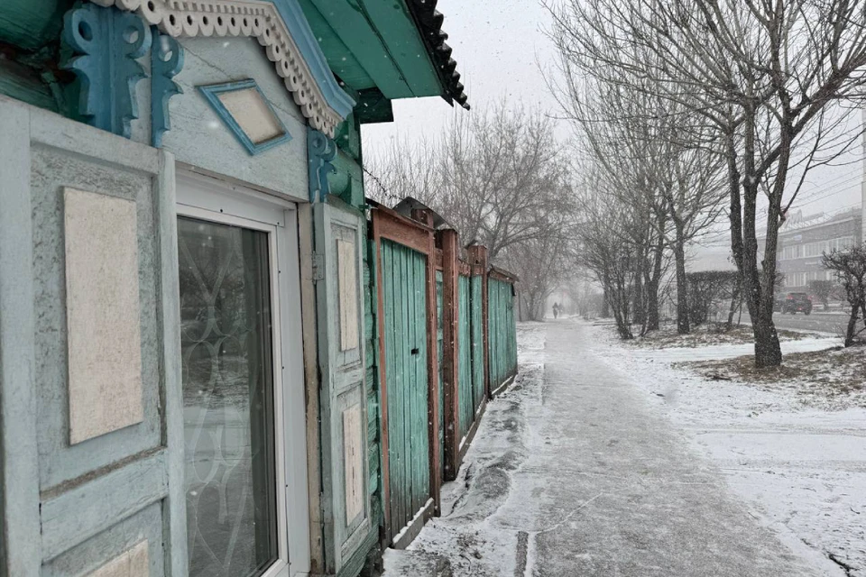 Снег пошел в Иркутске.