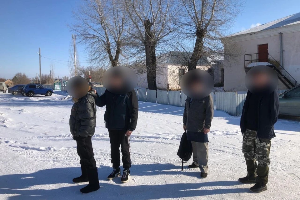 В январе 2025 года подозреваемый встретил 55-летнего потерпевшего в магазине и предложил вместе выпить алкоголь