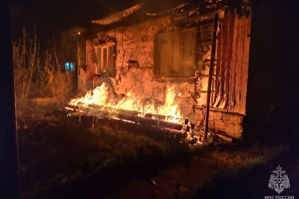 В Новой Маячке Алешкинского округа Херсонской области ночью 16 апреля загорелся жилой дом. ФОТО: ГУ МЧС России по Херсонской области