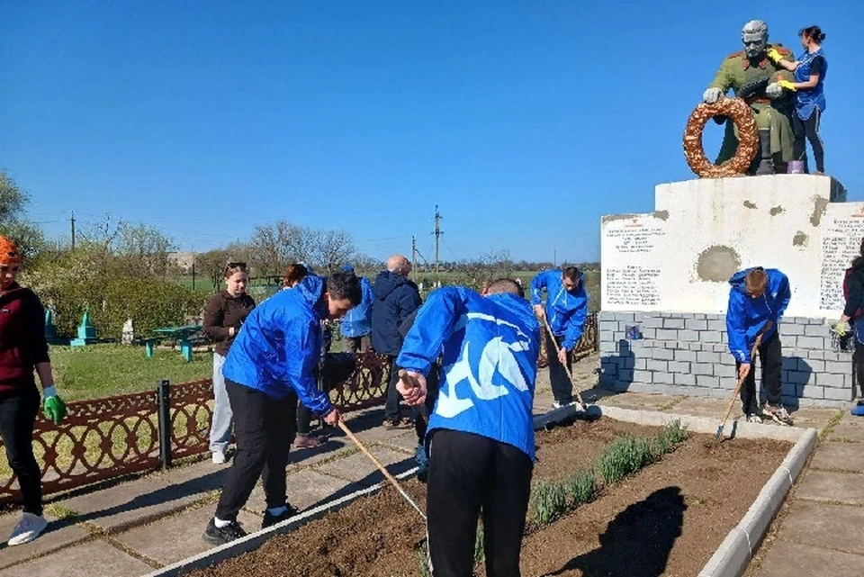В Ивановке Херсонской области благоустроили памятник Великой Отечественной войны. ФОТО: администрация Ивановского округа