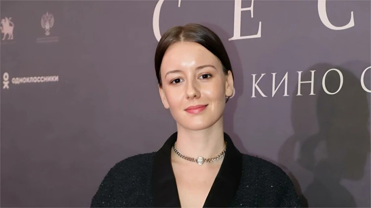 Нет ни мужа, ни детей: как живет красивая и одинокая актриса Ирина Старшенбаум