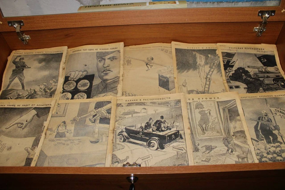 Карикатуры из журнала «Огонек», 1942 год.