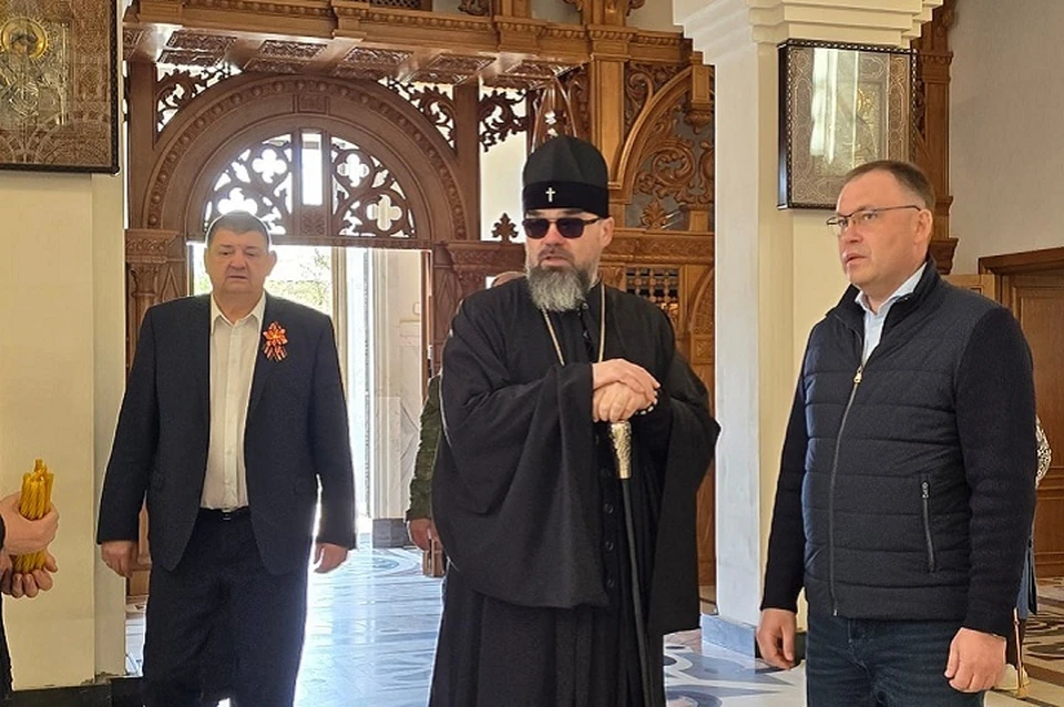 Митрополит рассказал гостю об истории создания собора и его роли в духовной жизни города. Фото: ТГ/Приходько