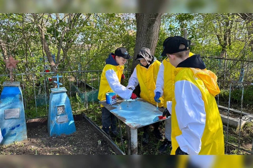 Места воинских захоронений привели в порядок волонтеры округа Ставрополья. Фото: администрация Кочубеевского округа
