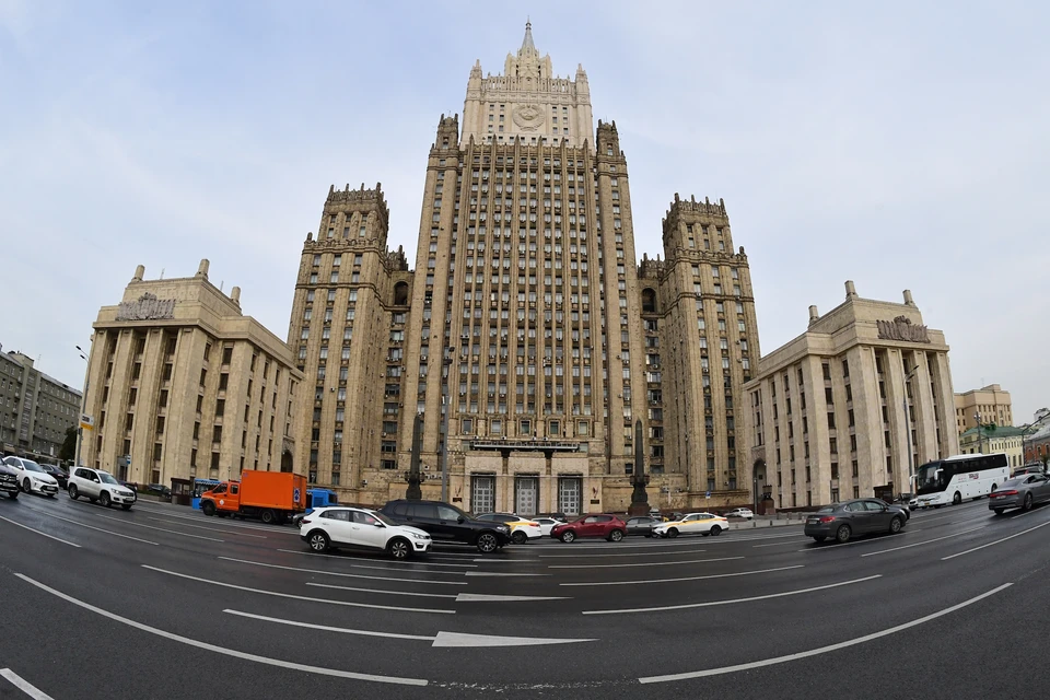 МИД РФ: ряд стран ЕС отказались признавать пятилетние загранпаспорта россиян