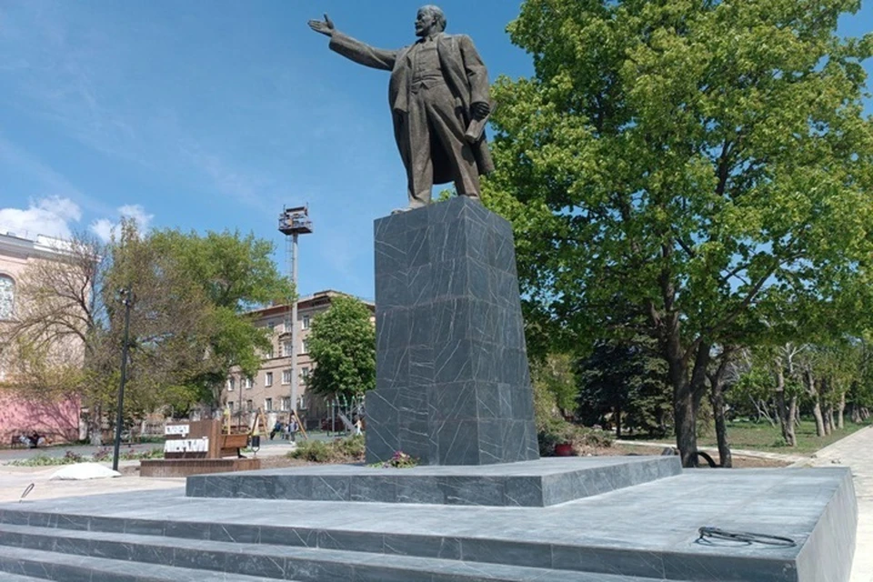 Амурская область завершила ремонт памятника Ленину в Амвросиевке. Фото: t.me/Lyzov_amvrosievka
