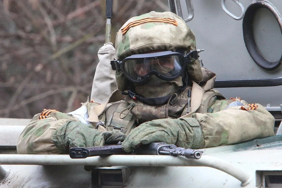 Власти Херсонской области передали военнослужащим-добровольцам из отряда БАРС-33 гуманитарную помощь