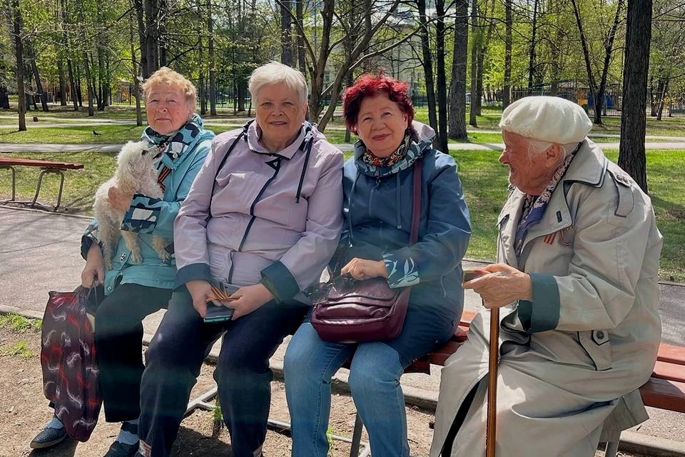 Почти две тысячи новосибирцев спели «Катюшу» в своих дворах. Фото: правительство Новосибирской области