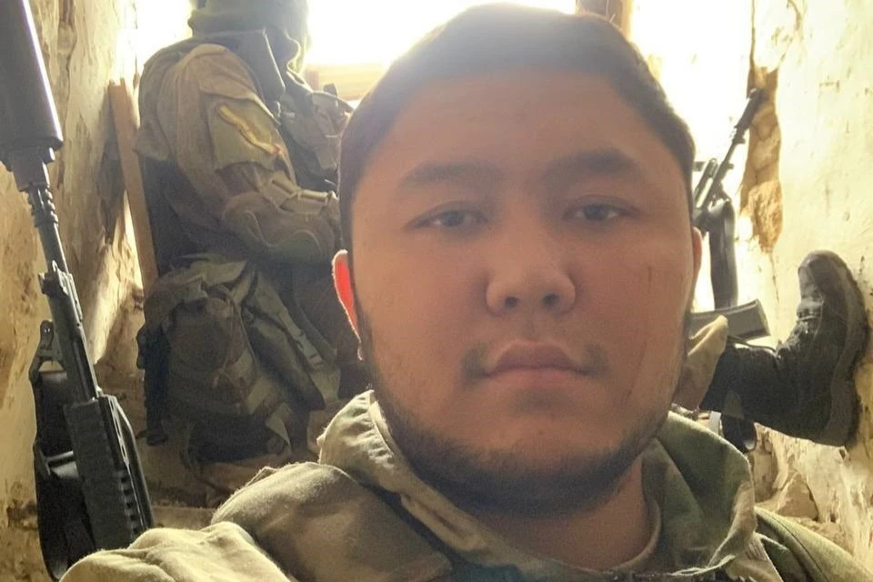 Боец поделился, что мечтал попасть на парад 9 мая и просто посмотреть на него много лет. Фото: администрация Соль-Илецкого округа