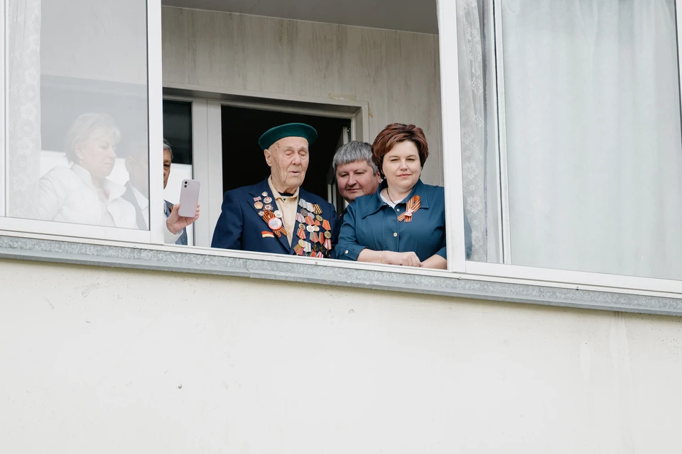 Ветеран подпевал любимой песне.