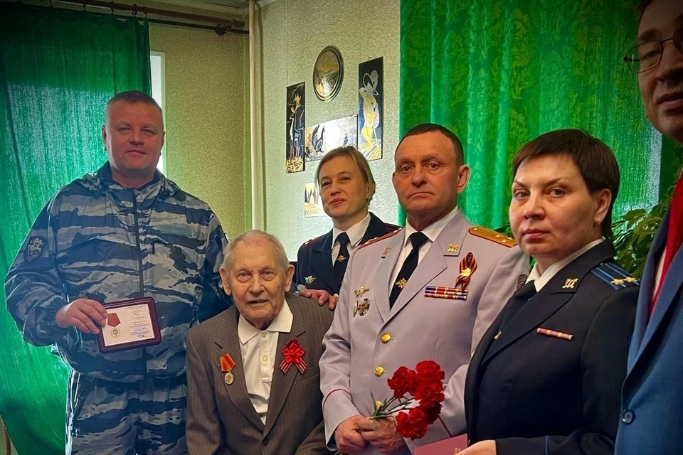 Ветерана каждый год поздравляют коллеги.