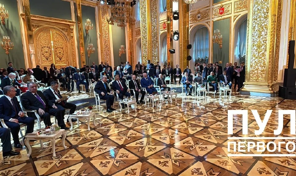 Десятки лидеров в Андреевском зале Кремля. Фото: телеграм-канал «Пул Первого».