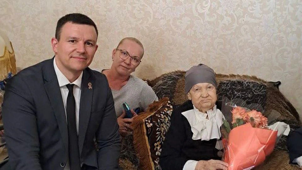 В 1944 году она была зачислена в 231-й конвойный полк, где работала делопроизводителем до достижения 60-летнего возраста