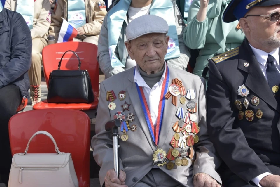 Самыми почетными зрителями на параде были ветераны.