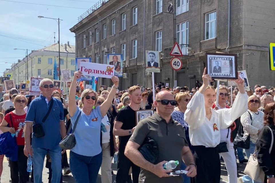 В Ангарске более 15 тысяч человек приняли участие в шествии «Бессмертного полка» в День Победы 9-го мая. Фото: пресс-служба администрации АГО