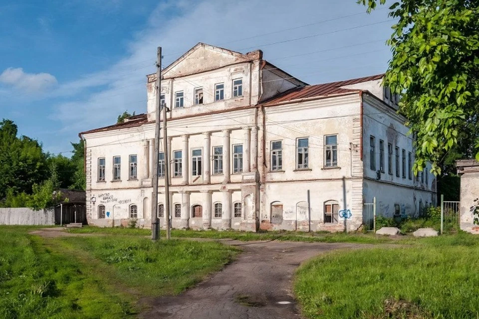 Дом Зиминых в Угличе и флигель усадьбы Полушкина в Ярославле выставляют на продажу.