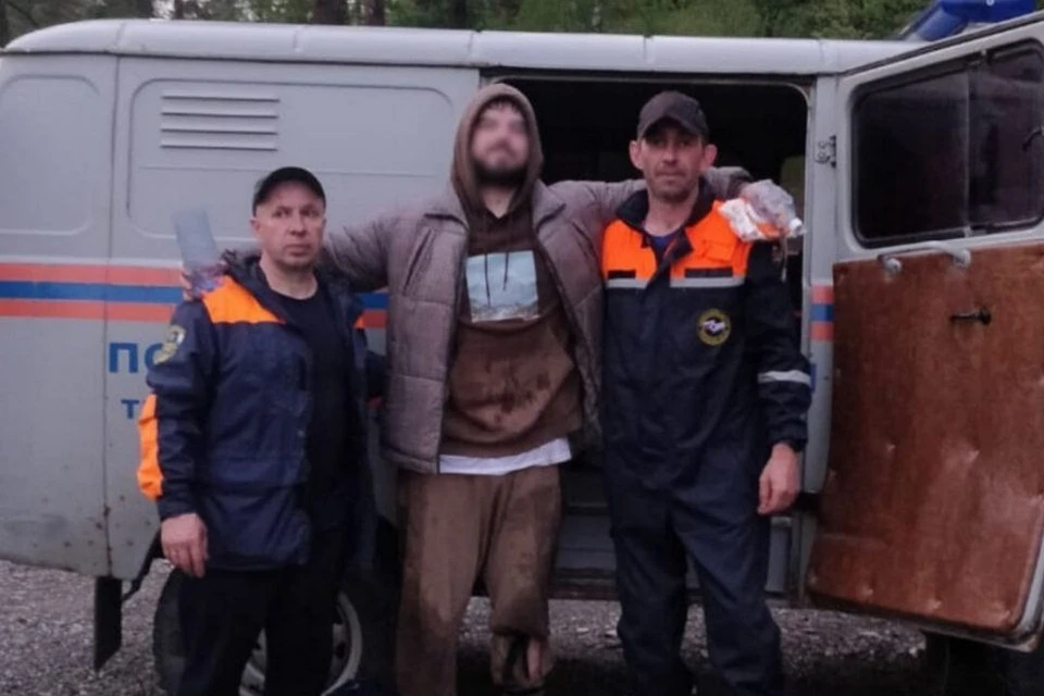 На Алтае спасатели помогли туристу из Новосибирска спуститься с горы. Фото: ГУ МЧС России по Республике Алтай