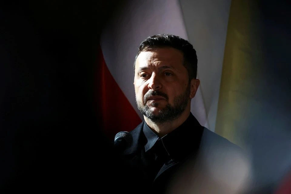 Депутат Миронов: Зеленский ломает комедию, чтобы угодить Трампу