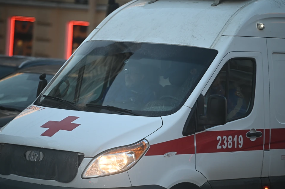 Девочку госпитализировали с травмами половых органов.