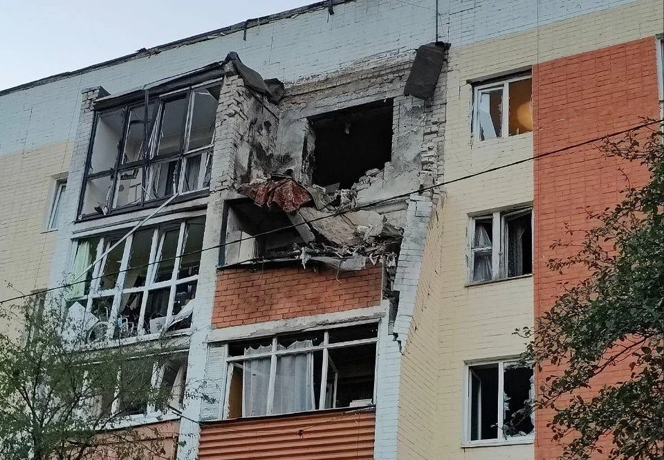 При атаке беспилотника ВСУ на Шебекино пострадал мирный житель.