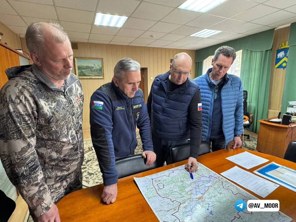 Моор проанализировал, как поддерживают пострадавших от паводка жителей Абатского района
