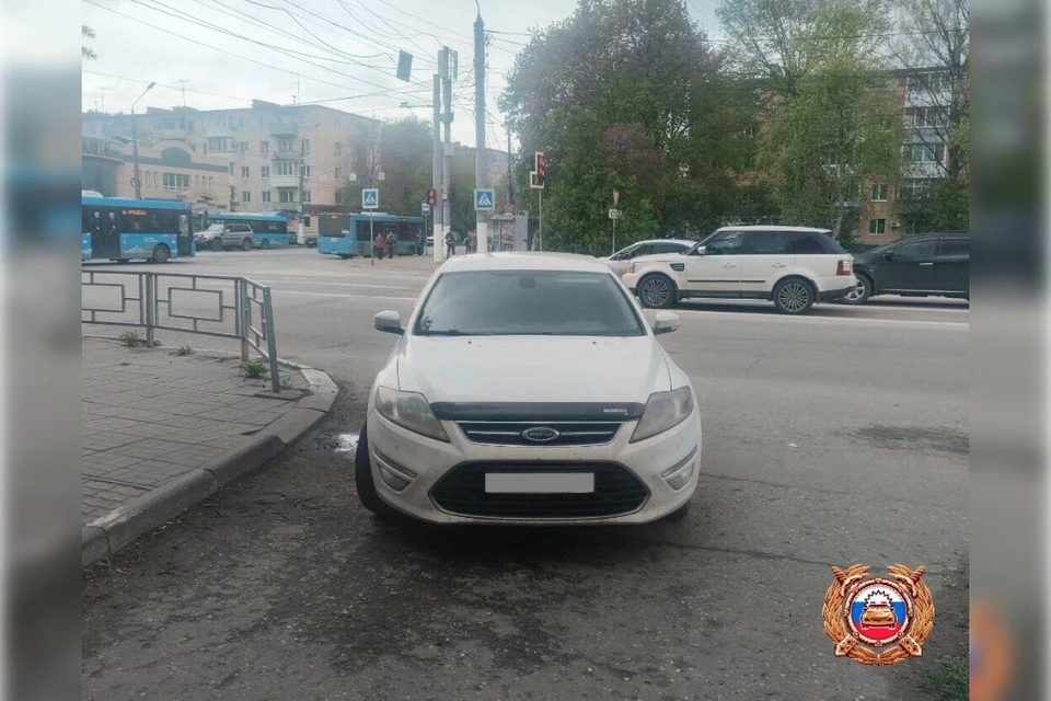 28-летняя автоледи на «Форд Мондео» не убедилась в безопасности маневра. Фото: Госавтоинспекция Тверской области.