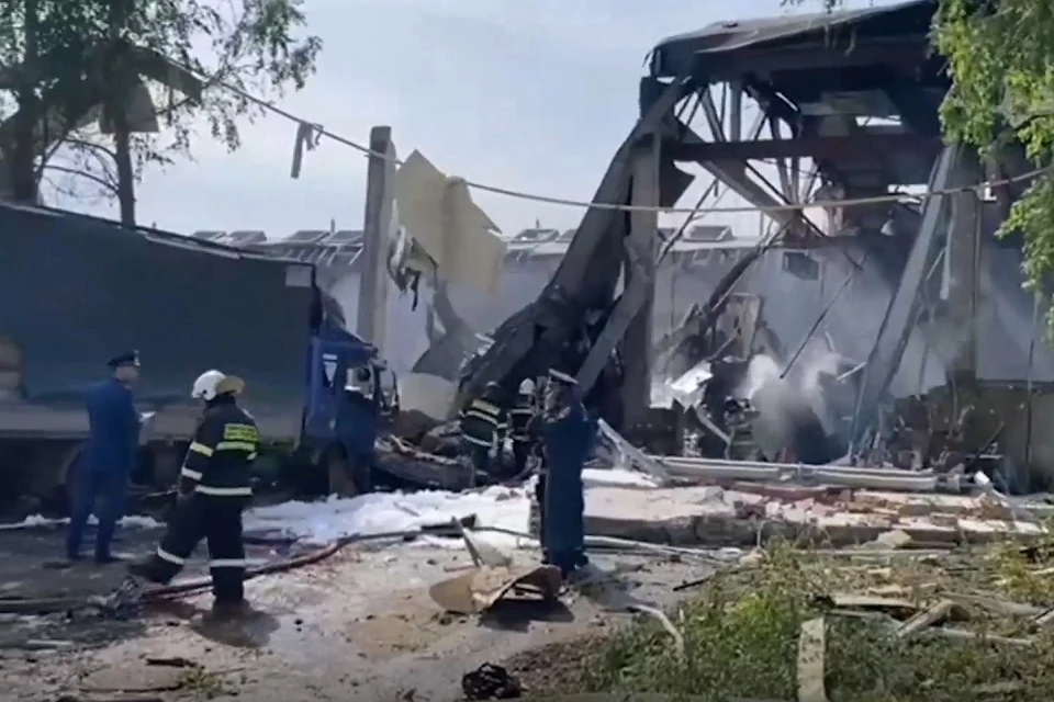 Видео с места взрыва на заводе «Свеча» в Башкирии показало МЧС