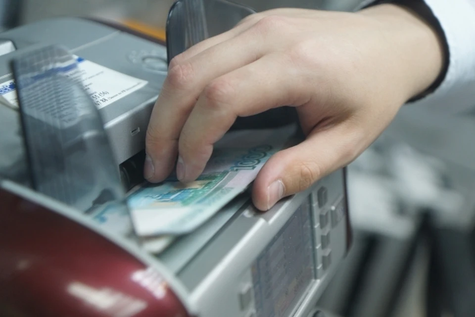 В случае, если сотрудник получал заработную плату 6,7,8 июня, то начисления должны прийти 5 июня.