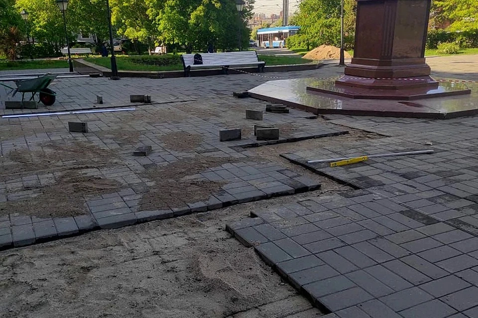 В Новосибирске благоустраивают скверы Крячкова и «Сибиряков-Гвардейцев». Фото: телеграм-канал «Зеленый Новосибирск»
