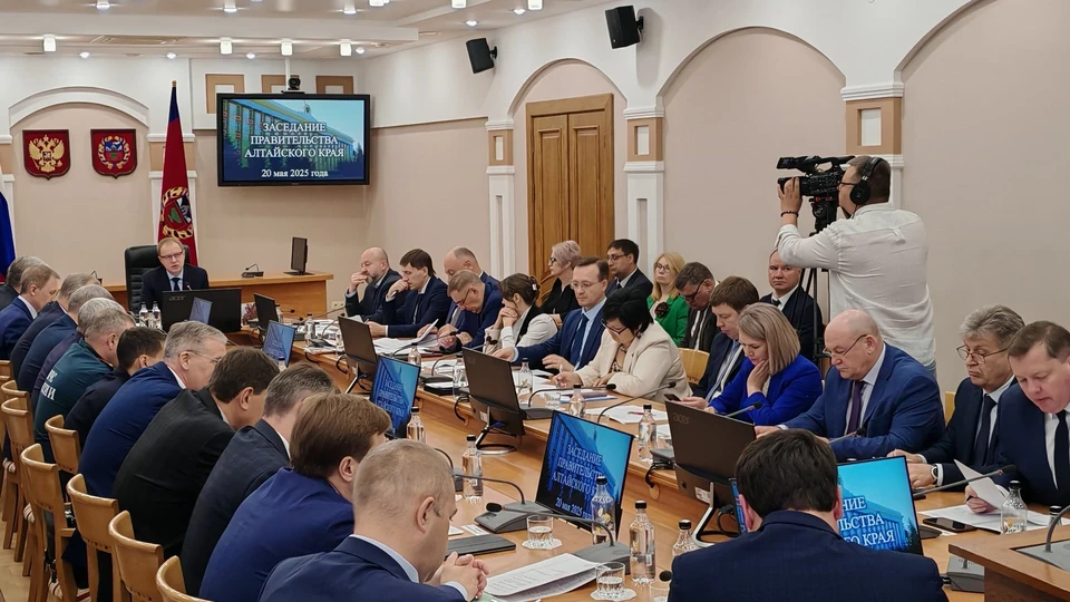 Губернатор Виктор Томенко провел совещание по итогам социально-экономического развития Алтайского края в 2024 году. Фото: телеканал Катунь 24.