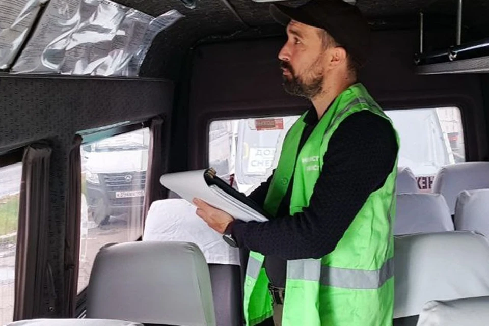 На «Крытом рынке» в Донецке провели проверку санитарного состояния автобусов. Фото: Минтранс ДНР