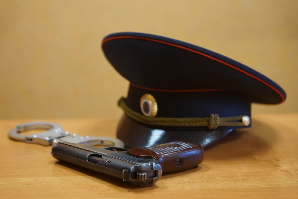 Сейчас сотрудники полиции выясняют обстоятельства преступления
